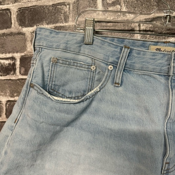 Madewell relaxed denim shorts cut off light wash - Picture 2 of 9